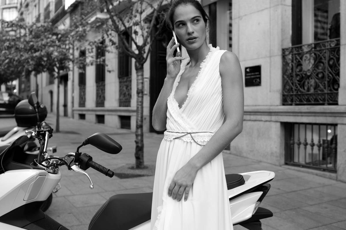 vestido de gasa con gran escote